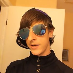 Meet your Posher, Clayton